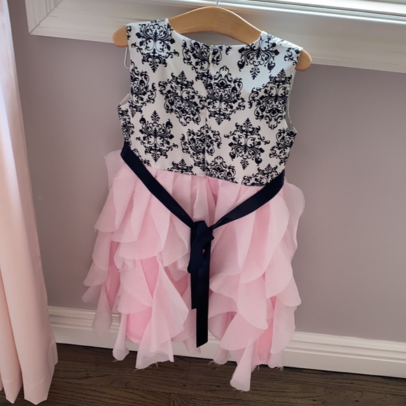 Excellent condition- beautiful dress by Joe & Ella - Picture 3 of 3